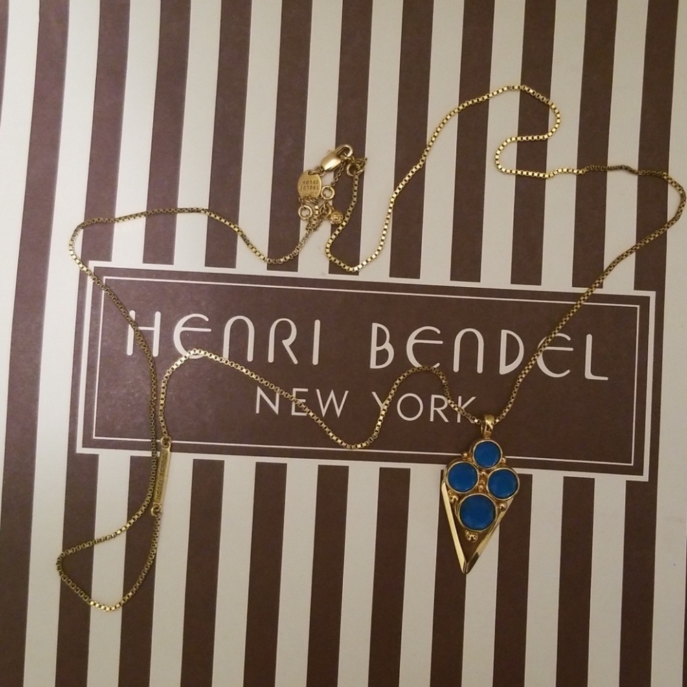 Henri bendel Necklace